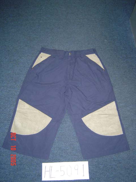Three-fourth length trousers
