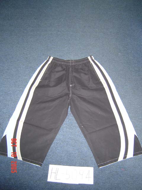 Three-fourth length trousers