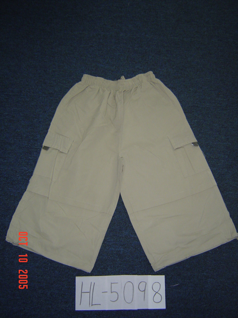 Three-fourth length trousers