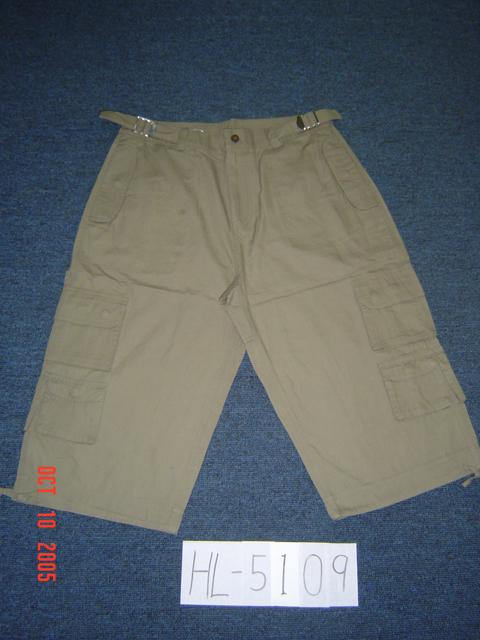 Three-fourth length trousers